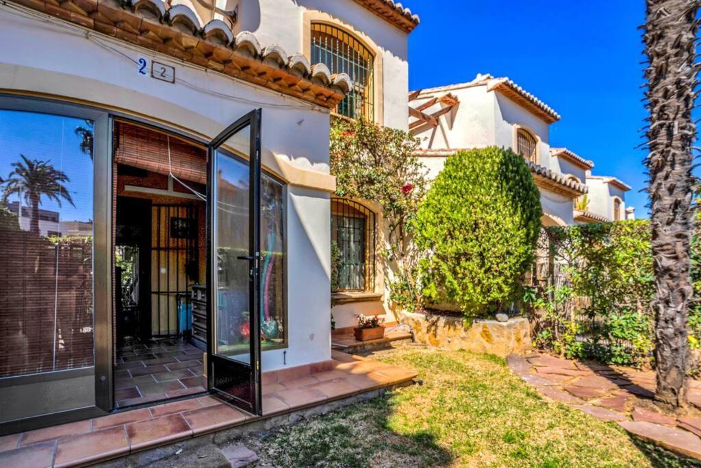Villa La Isla Casa Barnaby Platja de Larenal Exterior foto
